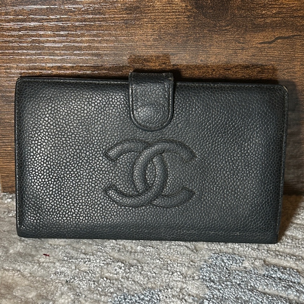 309. CHANEL Black Caviar Leather wallet